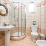 kastri treehouse bathroom