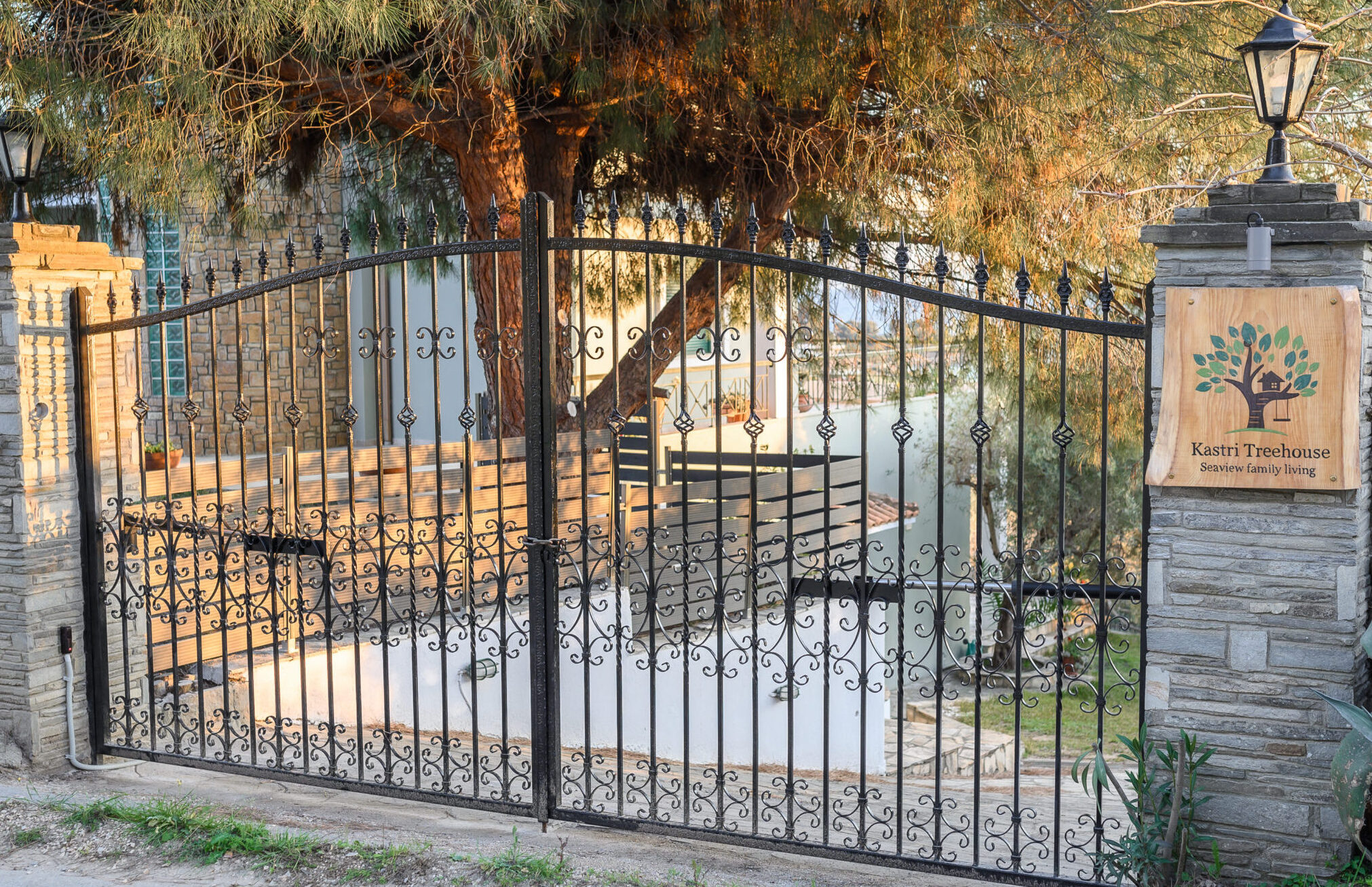 kastri treehouse gate